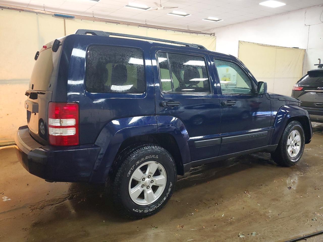 2012 Jeep Liberty Sport - Фото 3