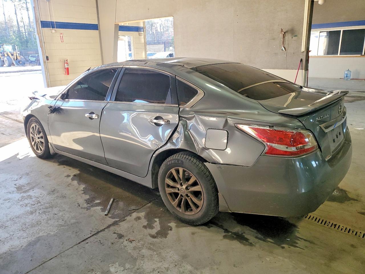 2015 Nissan Altima 2.5 - Фото 2