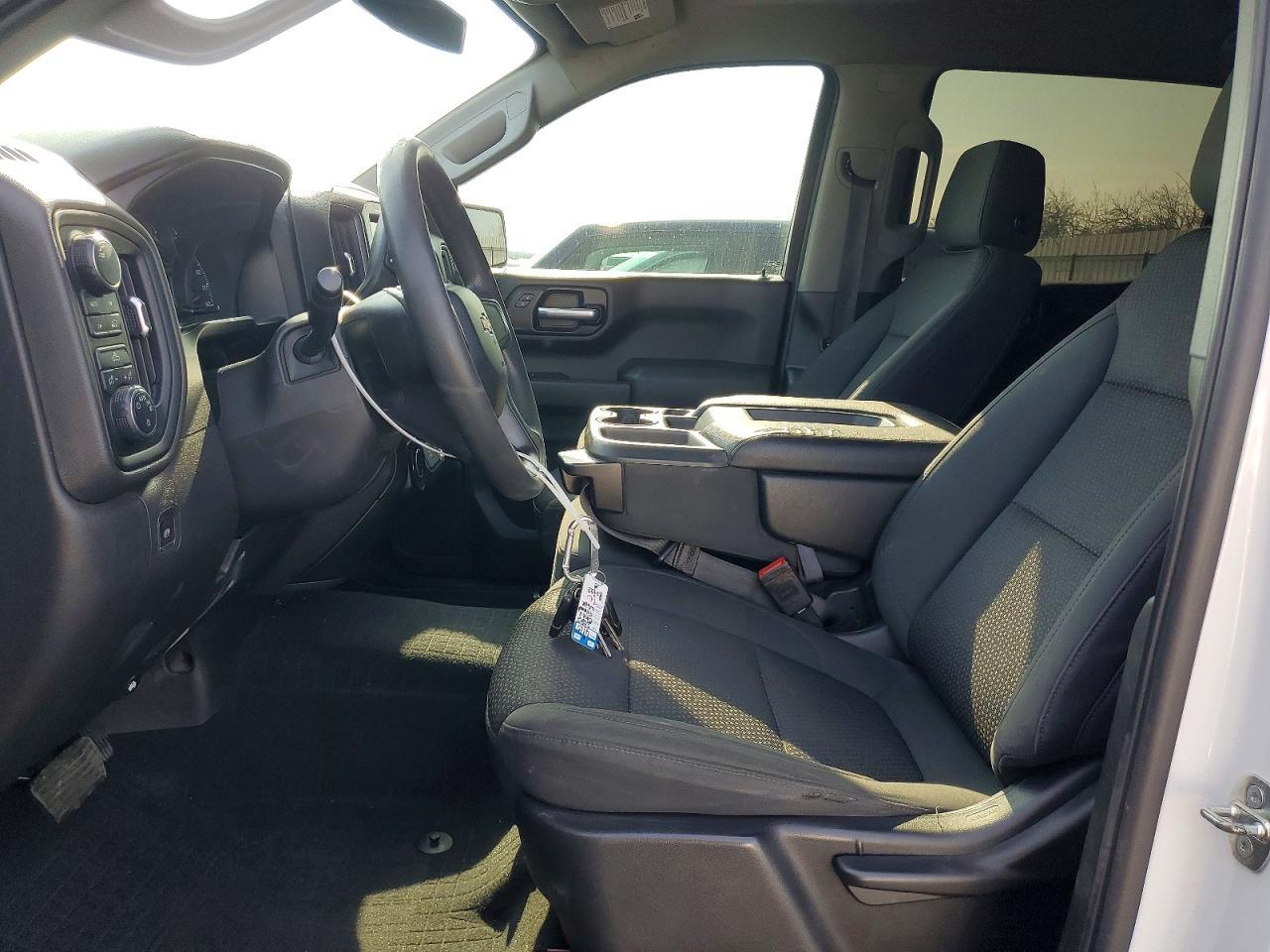 2020 Chevrolet Silverado K1500 Custom - Фото 7