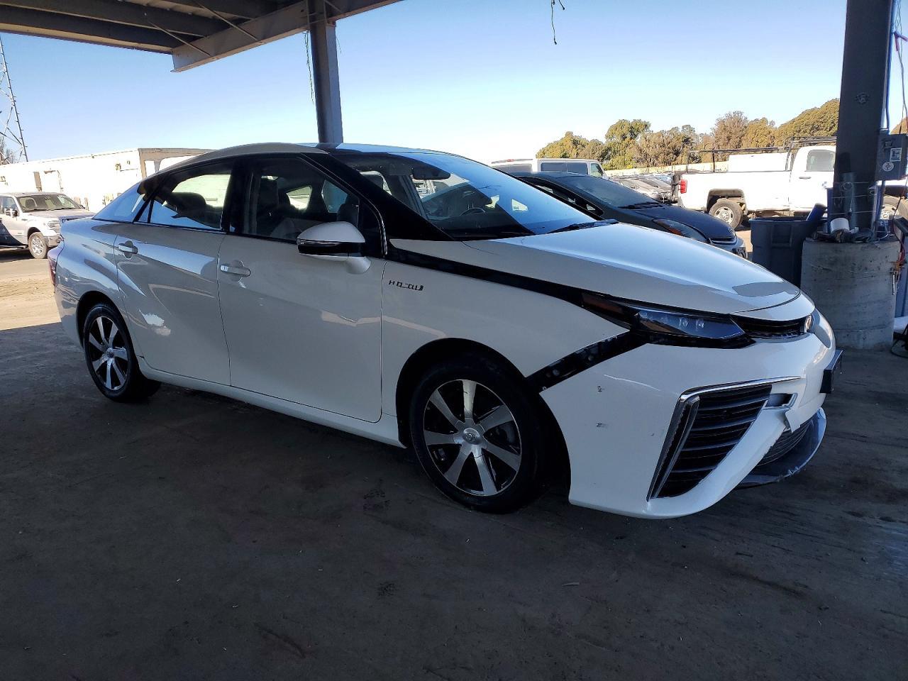 2017 Toyota Mirai Base - Фото 4