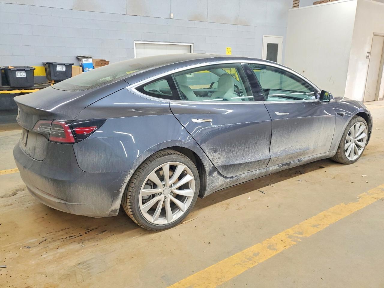 2019 Tesla Model 3 - Фото 3