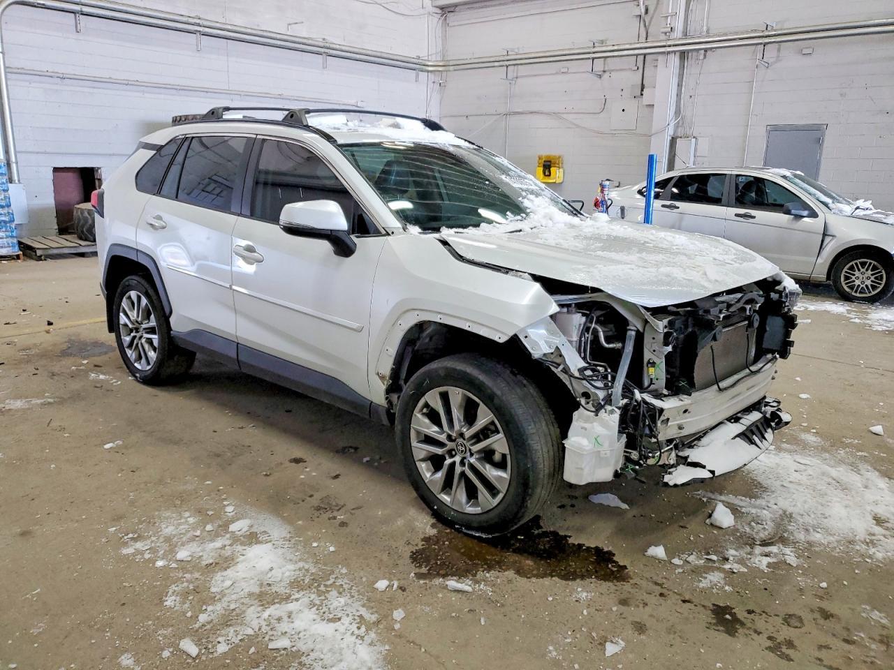 2023 Toyota Rav4 Xle Premium - Фото 4