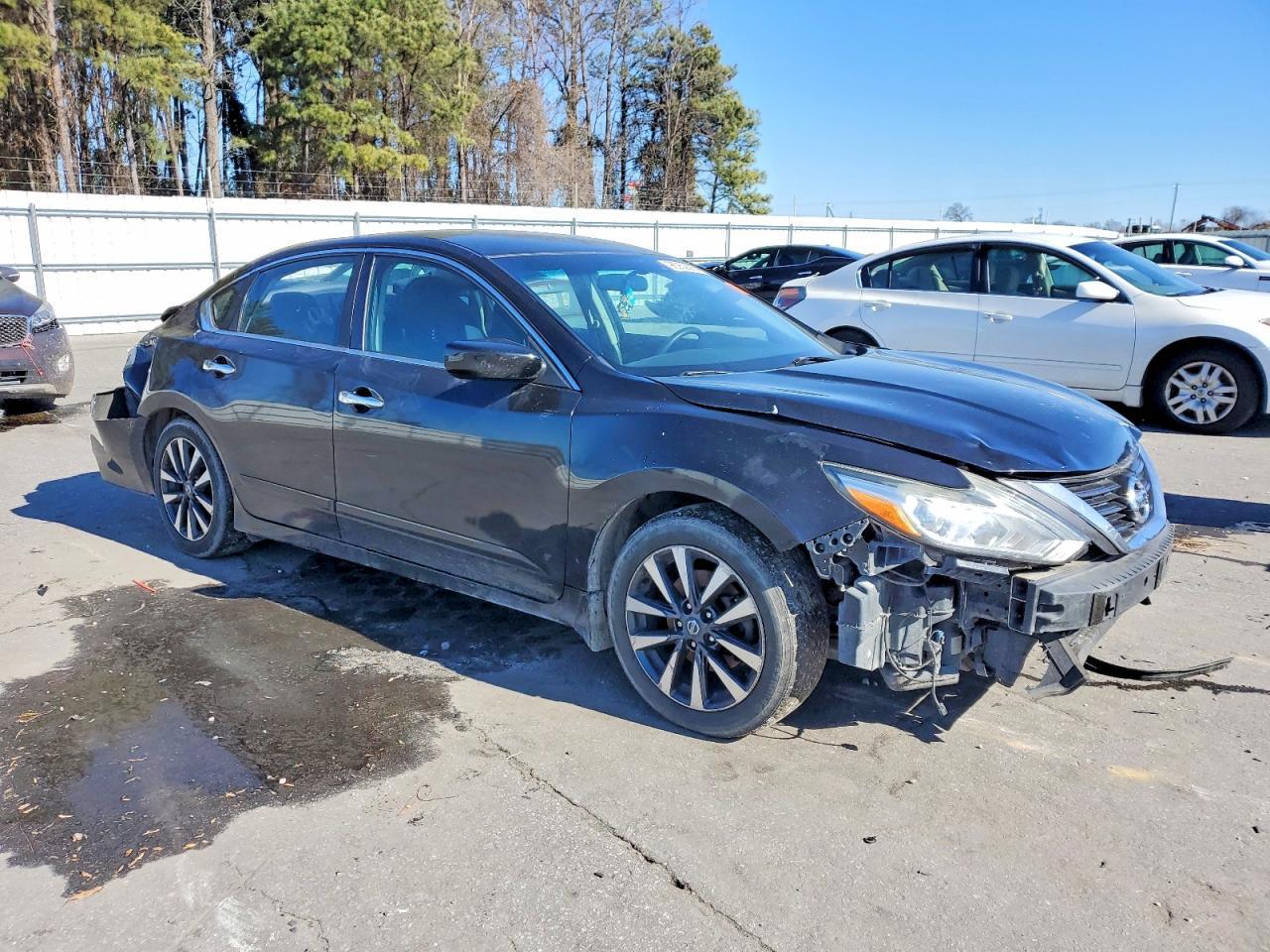 2016 Nissan Altima 2.5 - Image 4