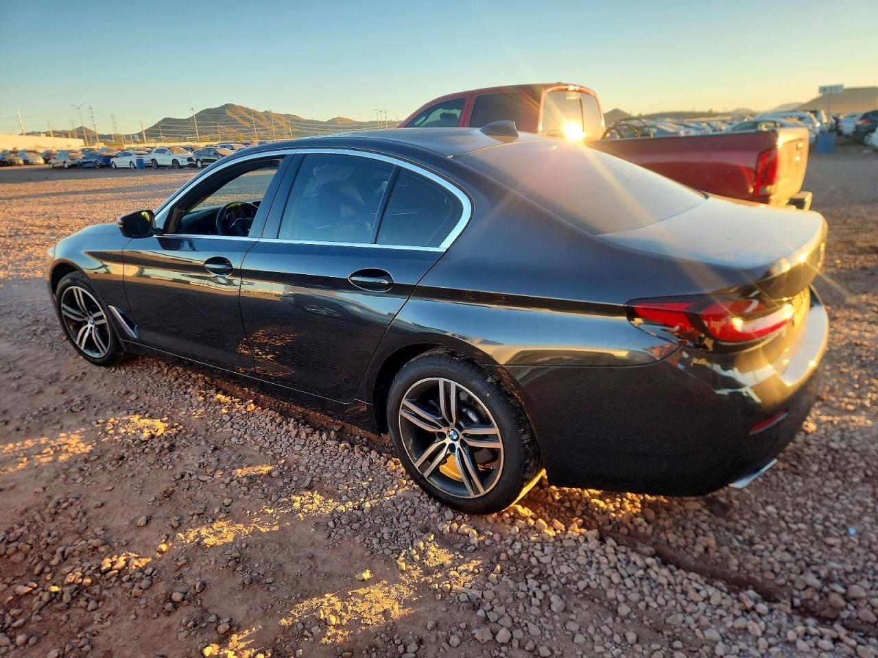 2023 BMW 530 I - Фото 2