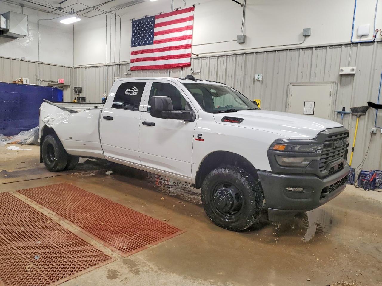 2025 Ram 3500 Tradesman - Фото 4