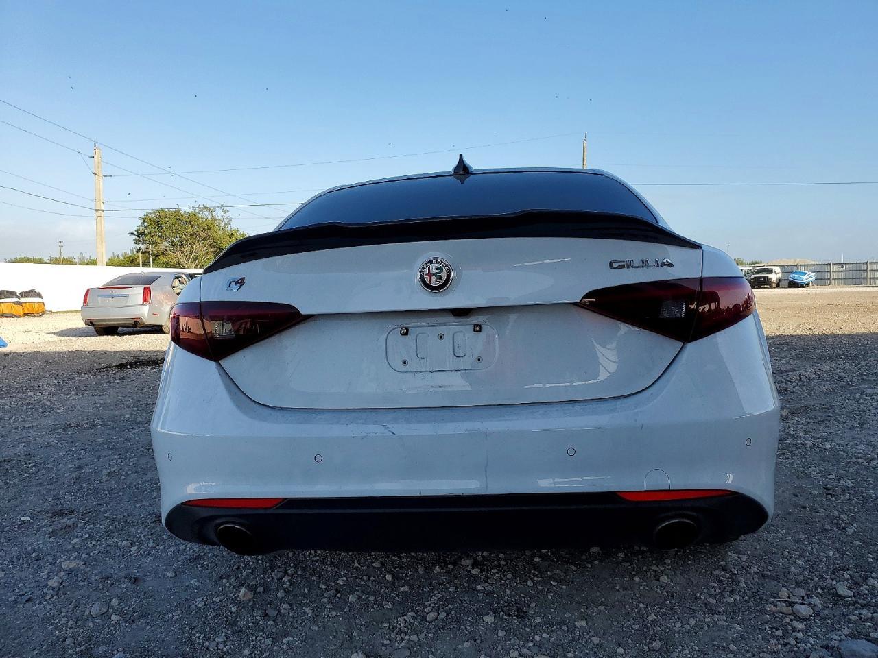 2018 Alfa Romeo Giulia Q4 - Фото 6