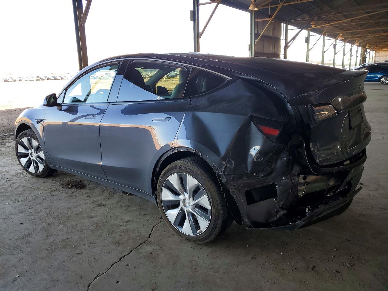 2023 Tesla Model Y - Image 2