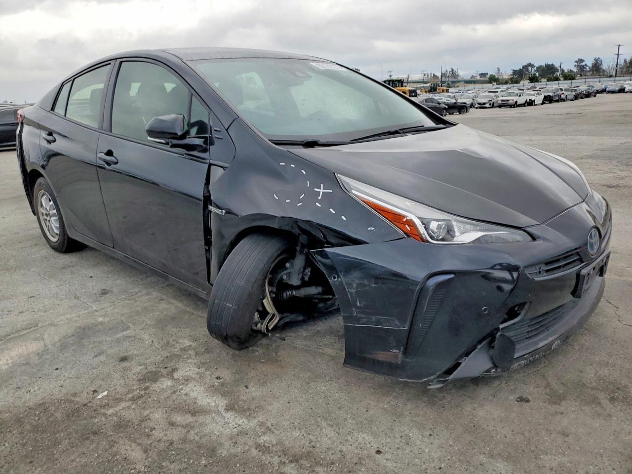 2020 Toyota Prius L - Фото 4