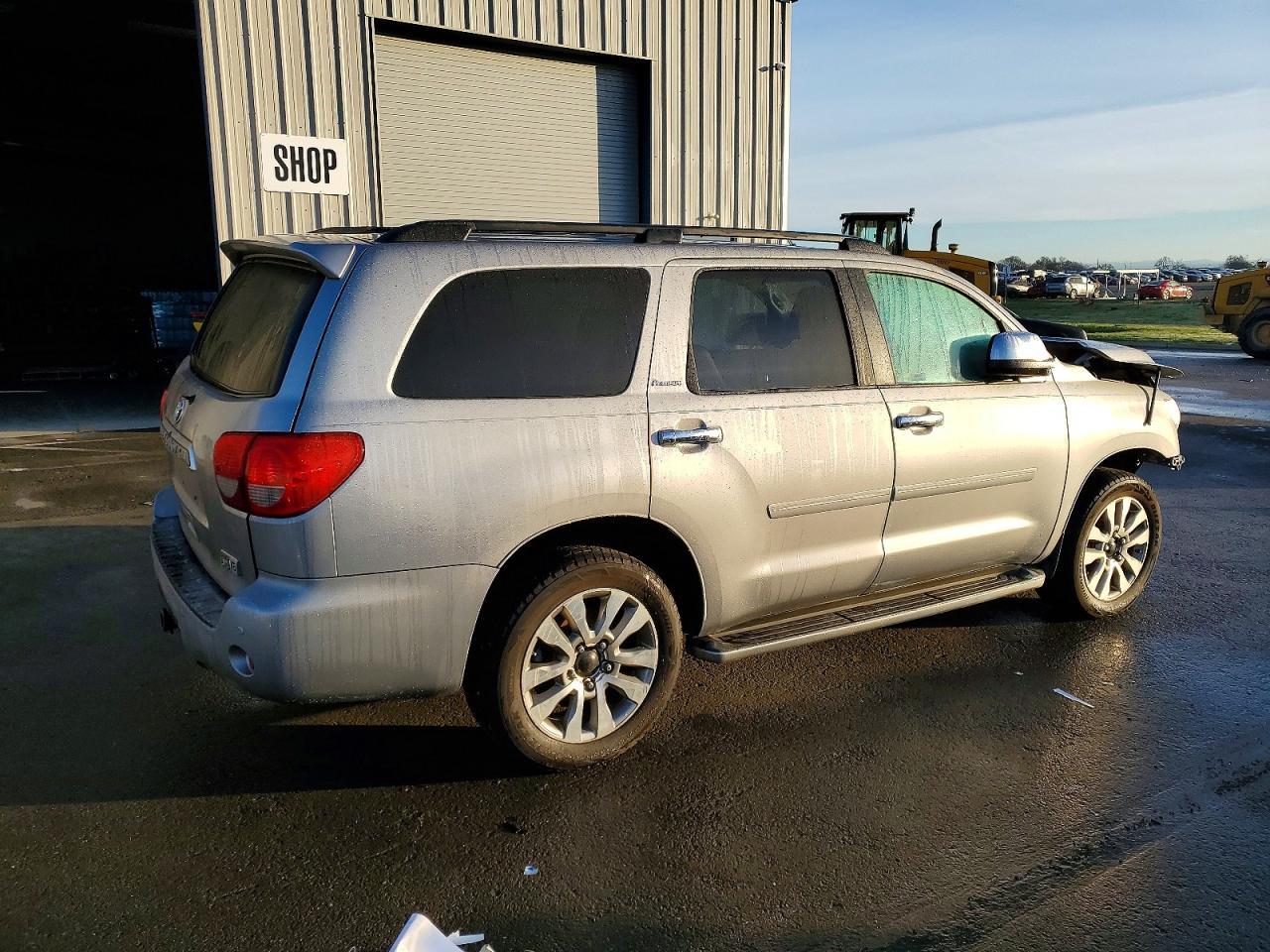 2008 Toyota Sequoia Platinum - Image 3