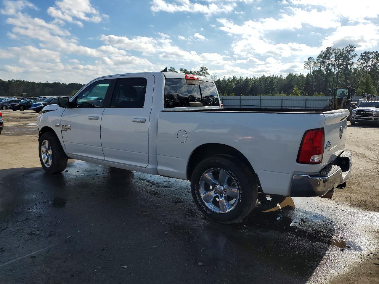 2019 Ram 1500 Classic Slt - Image 2