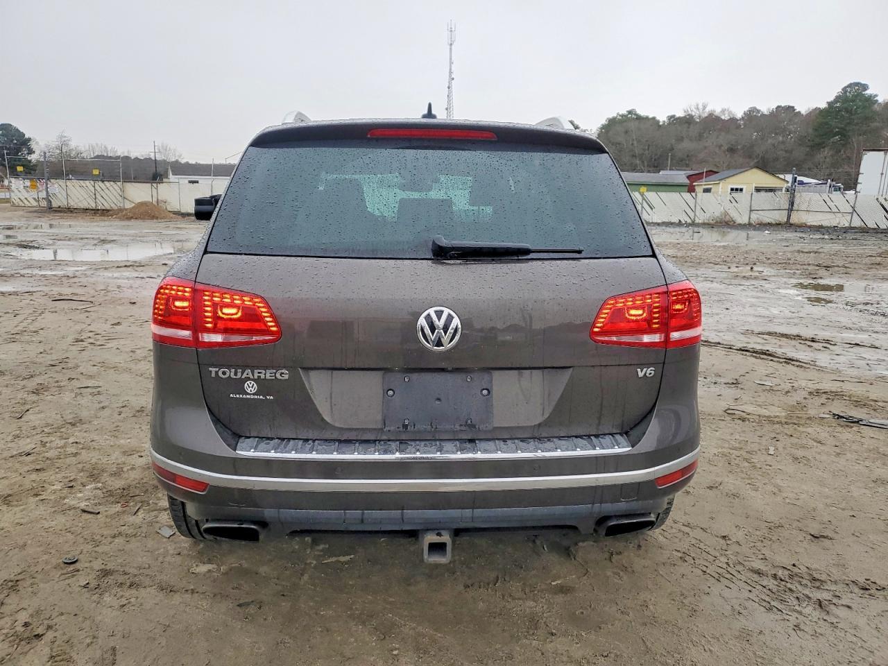 2017 Volkswagen Touareg Sport - Image 6