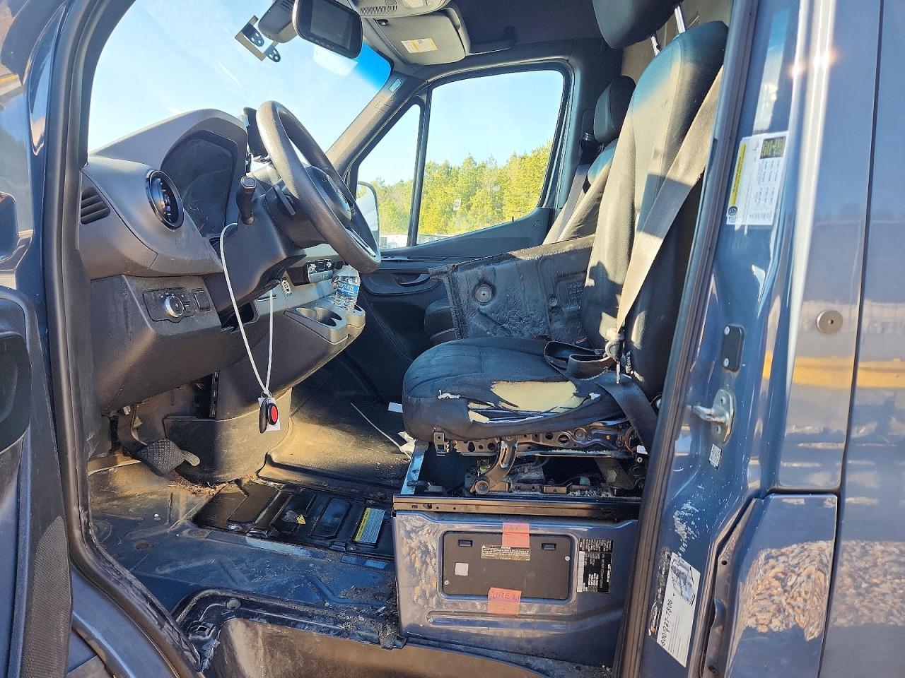 2019 Mercedes-Benz Sprinter 2500/3500 - Image 7