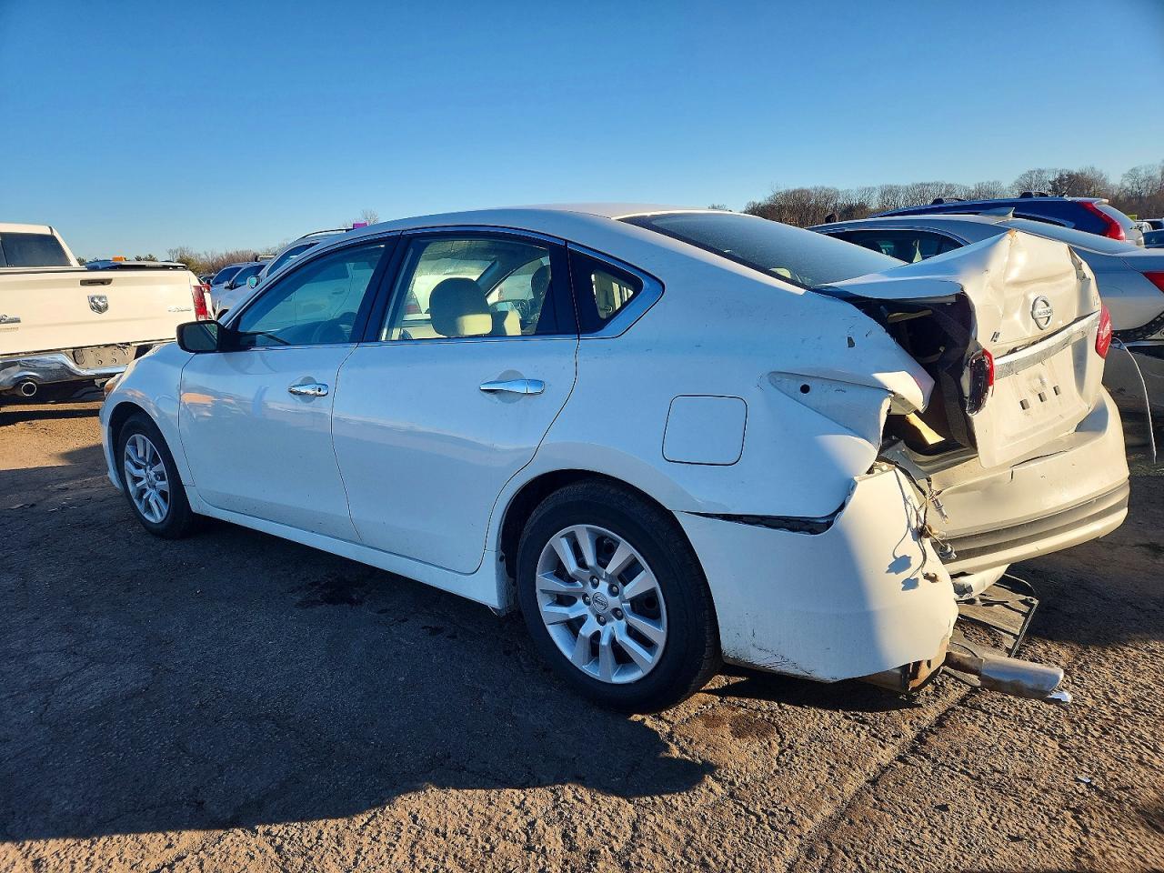 2016 Nissan Altima 2.5 - Image 2