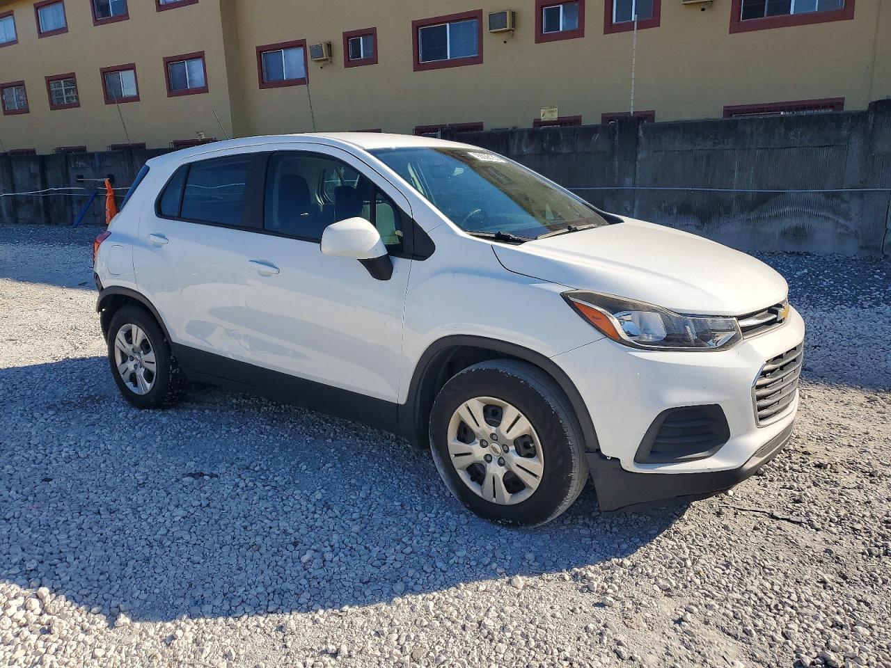 2017 Chevrolet Trax Ls - Image 4