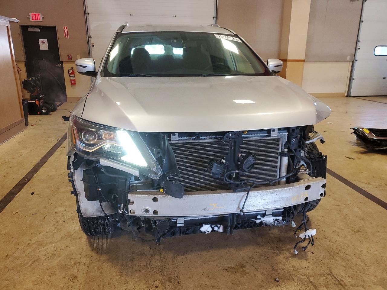 2019 Nissan Pathfinder S - Image 5