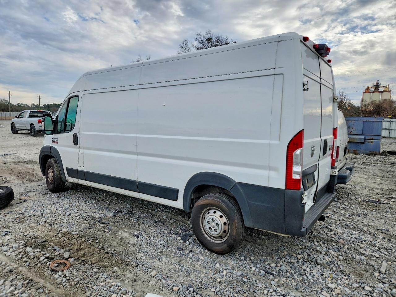 2021 Ram Promaster 2500 Delivery Van - Фото 2