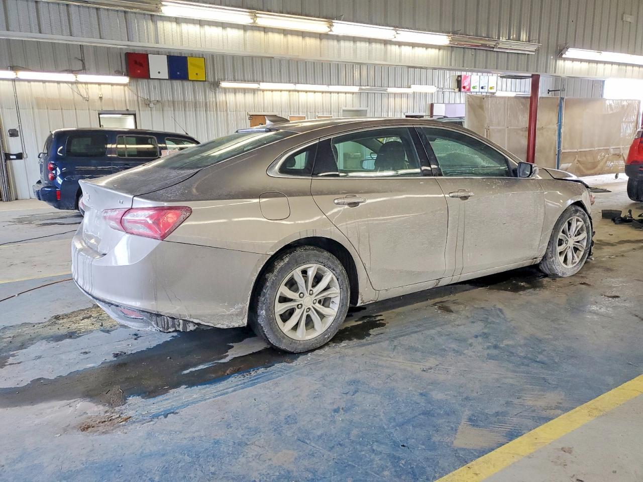 2022 Chevrolet Malibu Lt - Image 3