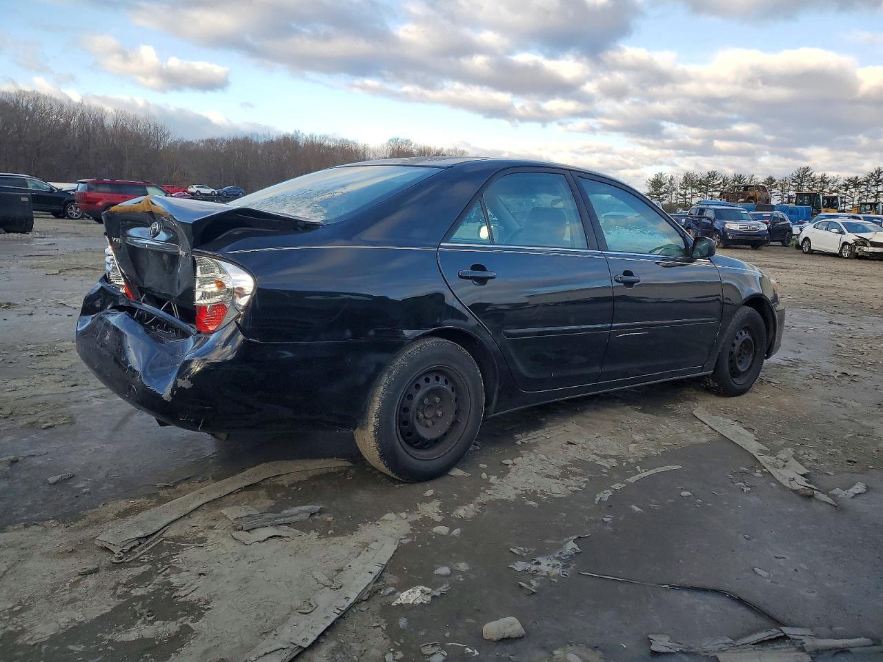 2002 Toyota Camry Le - Image 3