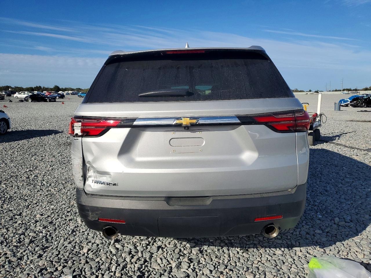 2022 Chevrolet Traverse Ls - Image 6