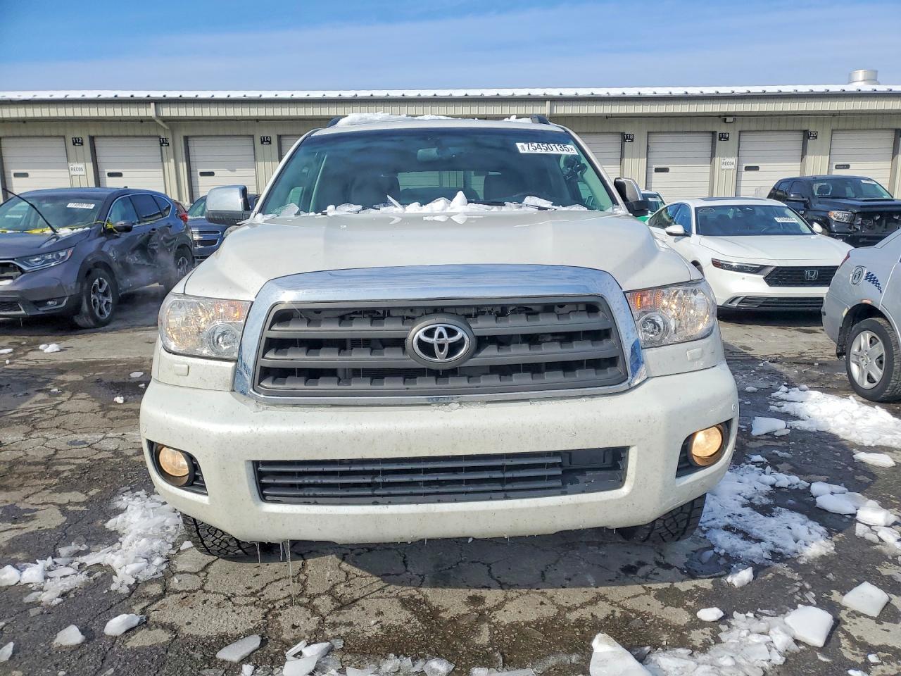 2017 Toyota Sequoia Platinum - Фото 5