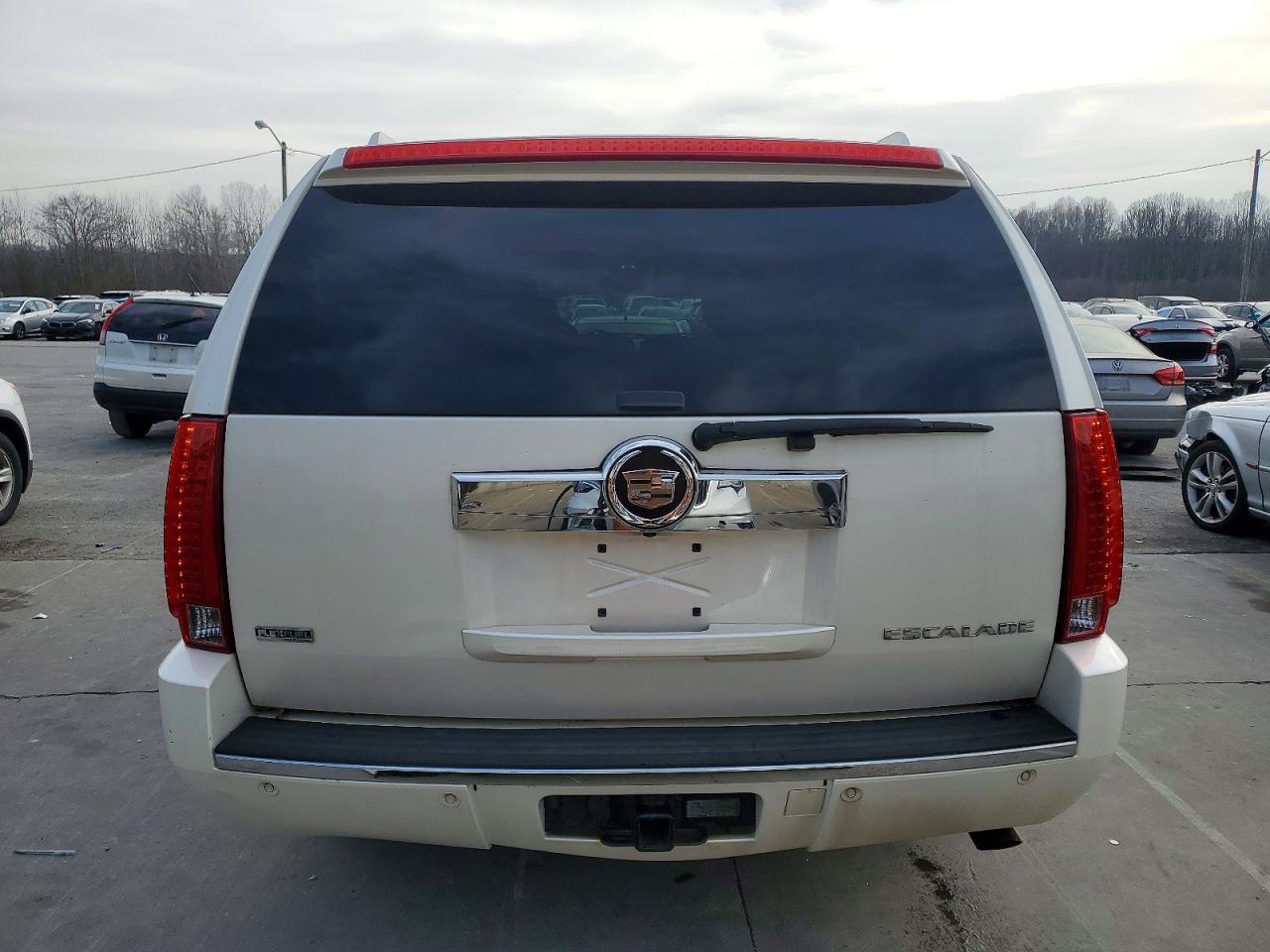 2011 Cadillac Escalade Esv Premium - Image 6