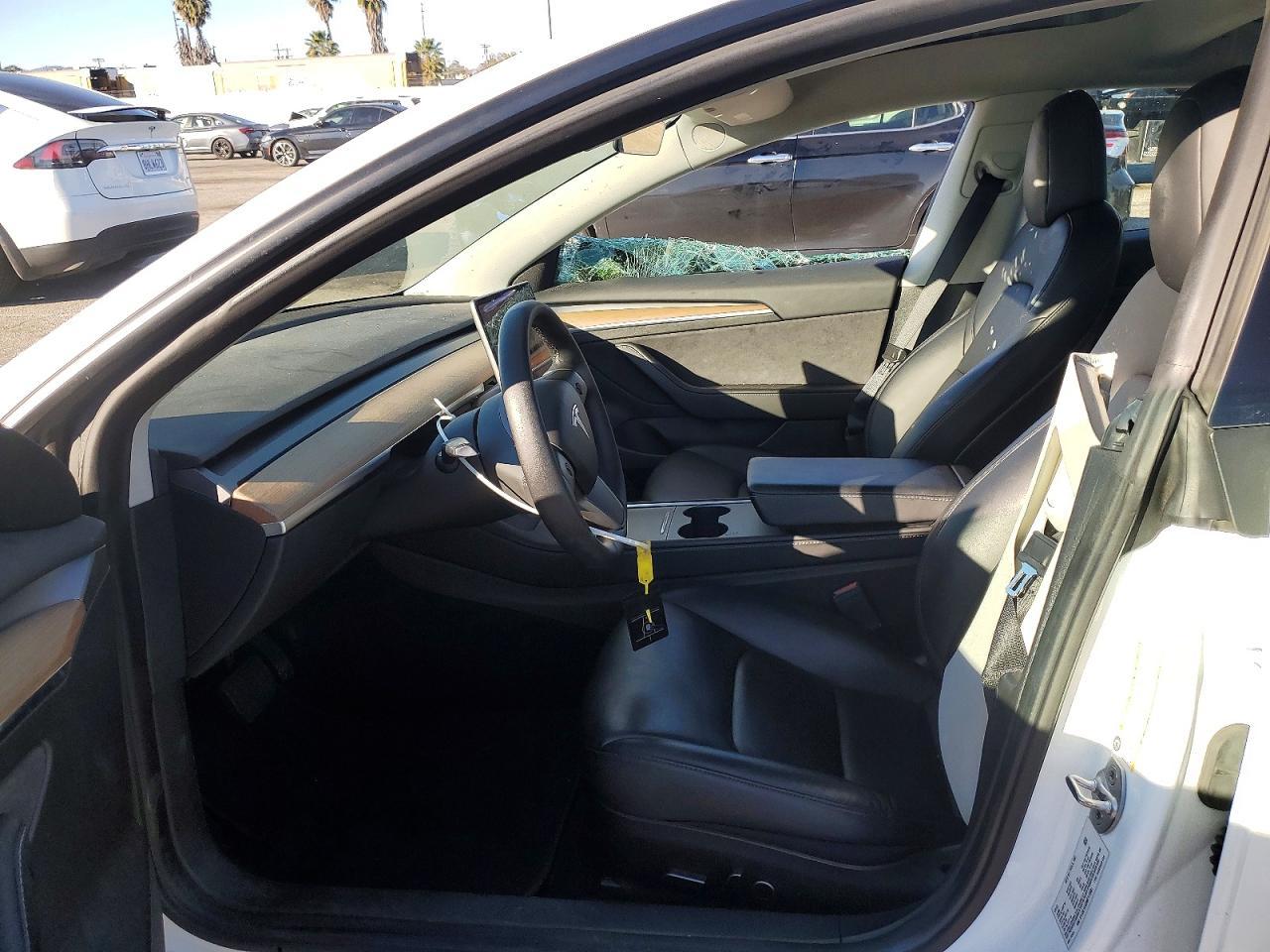 2022 Tesla Model 3 - Фото 7