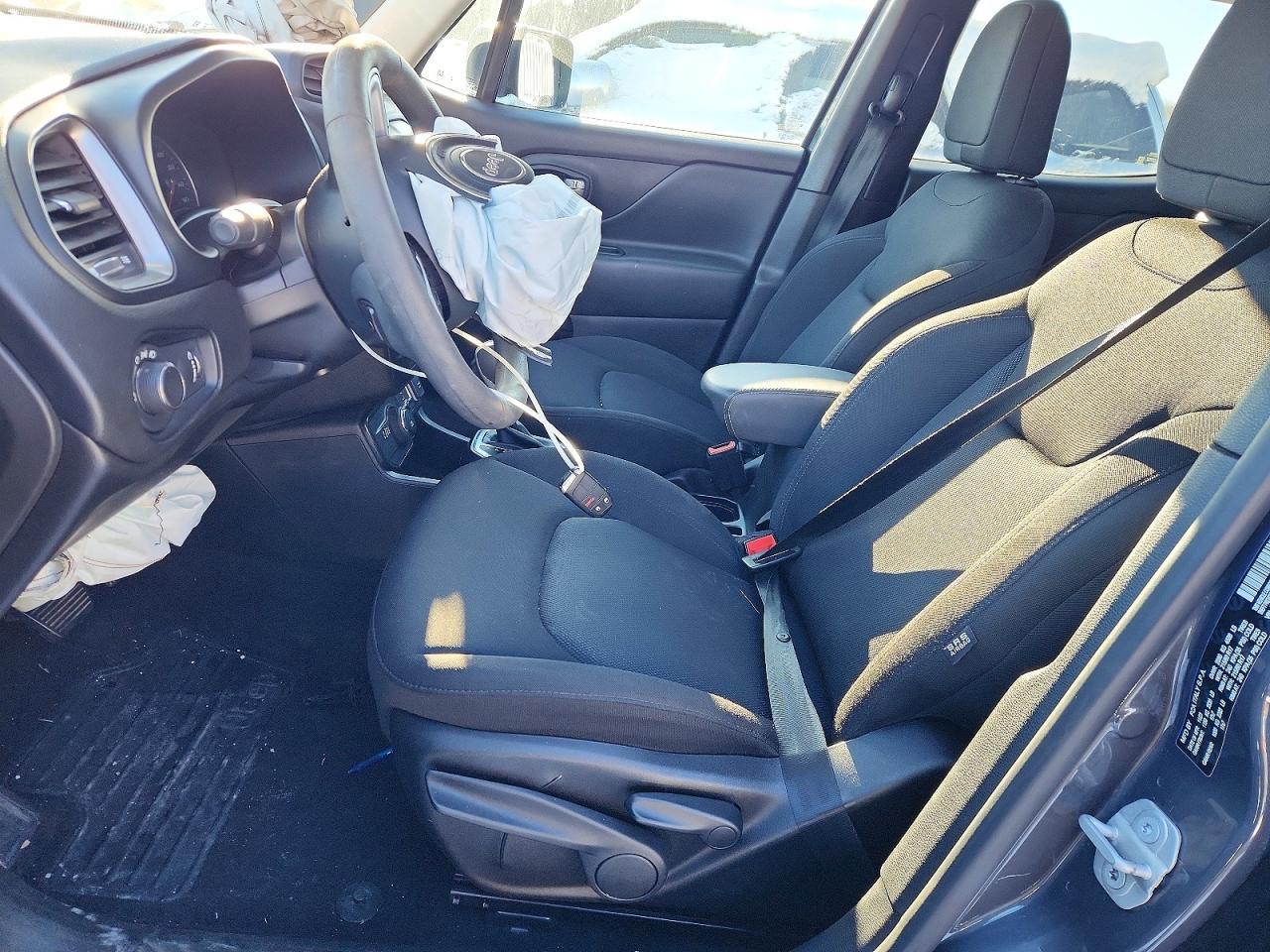 2023 Jeep Renegade Latitude - Image 7
