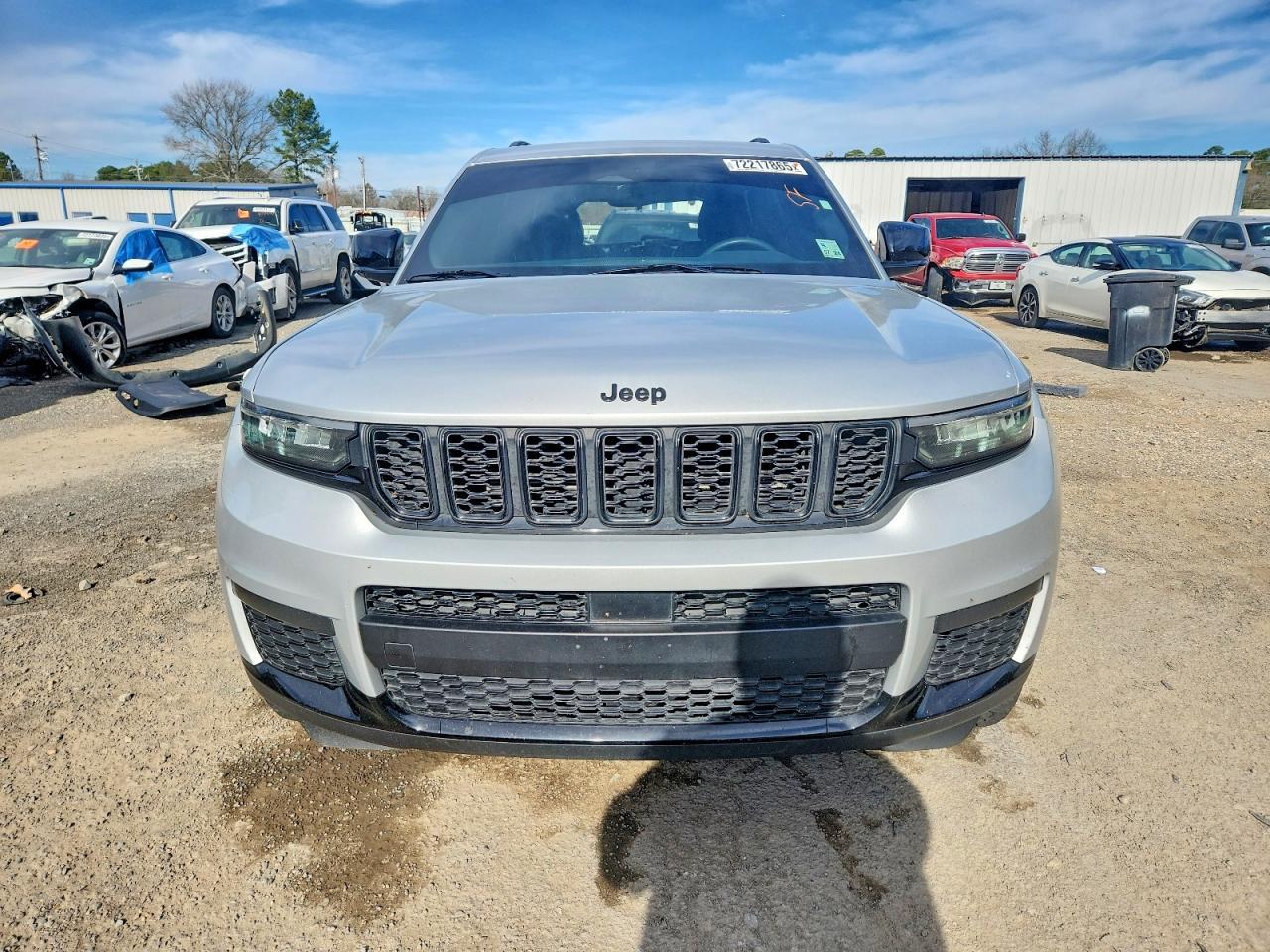 2023 Jeep Grand Cherokee L Laredo - Image 5