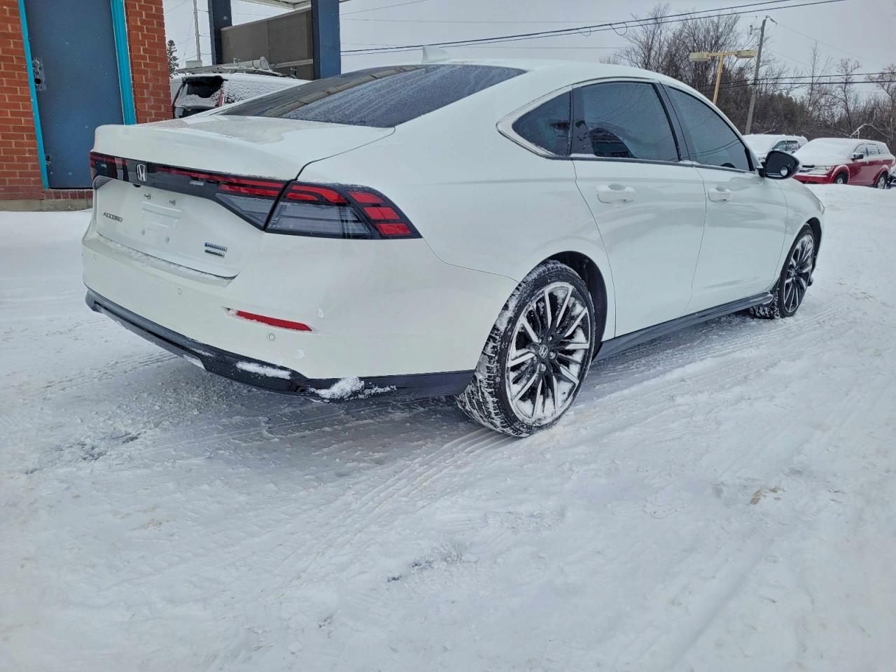 2023 Honda Accord Touring Hybrid - Image 4