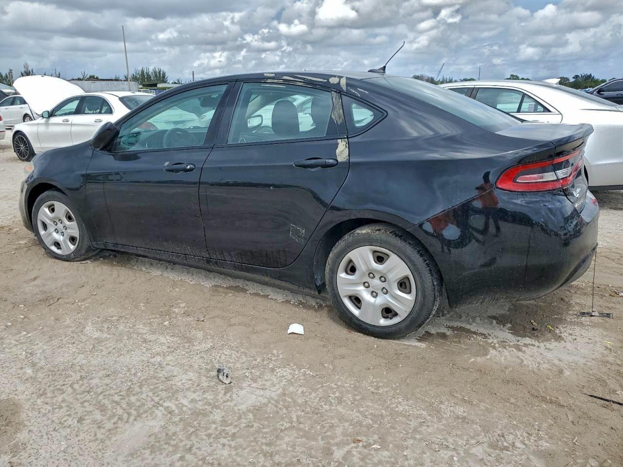 2015 Dodge Dart Se - Image 2