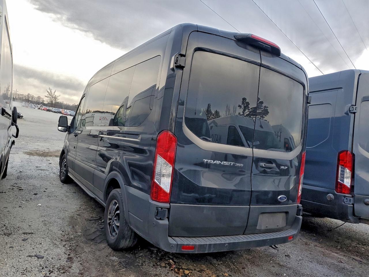 2022 Ford Transit T-350 - Фото 2