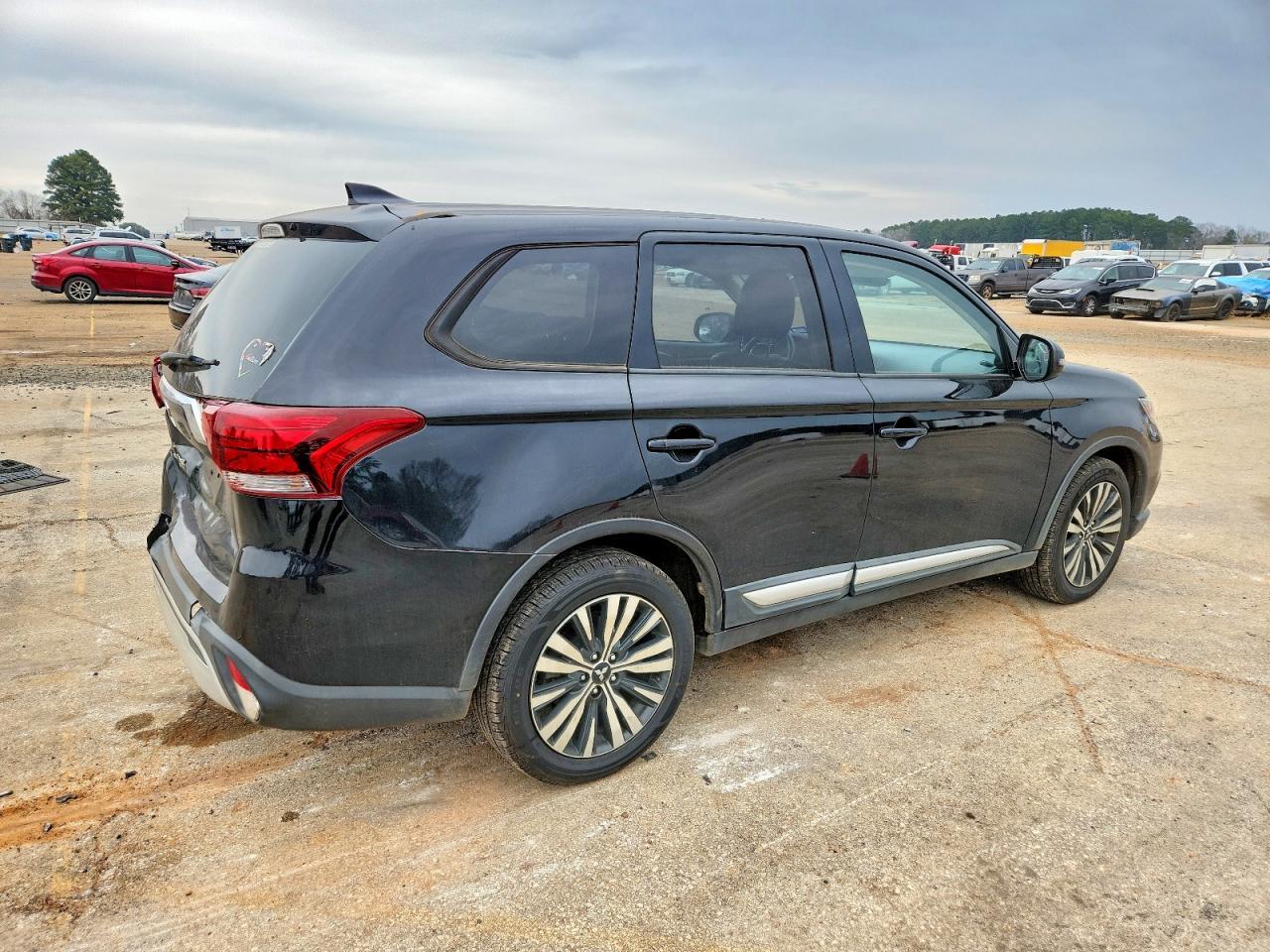 2020 Mitsubishi Outlander Se - Фото 3
