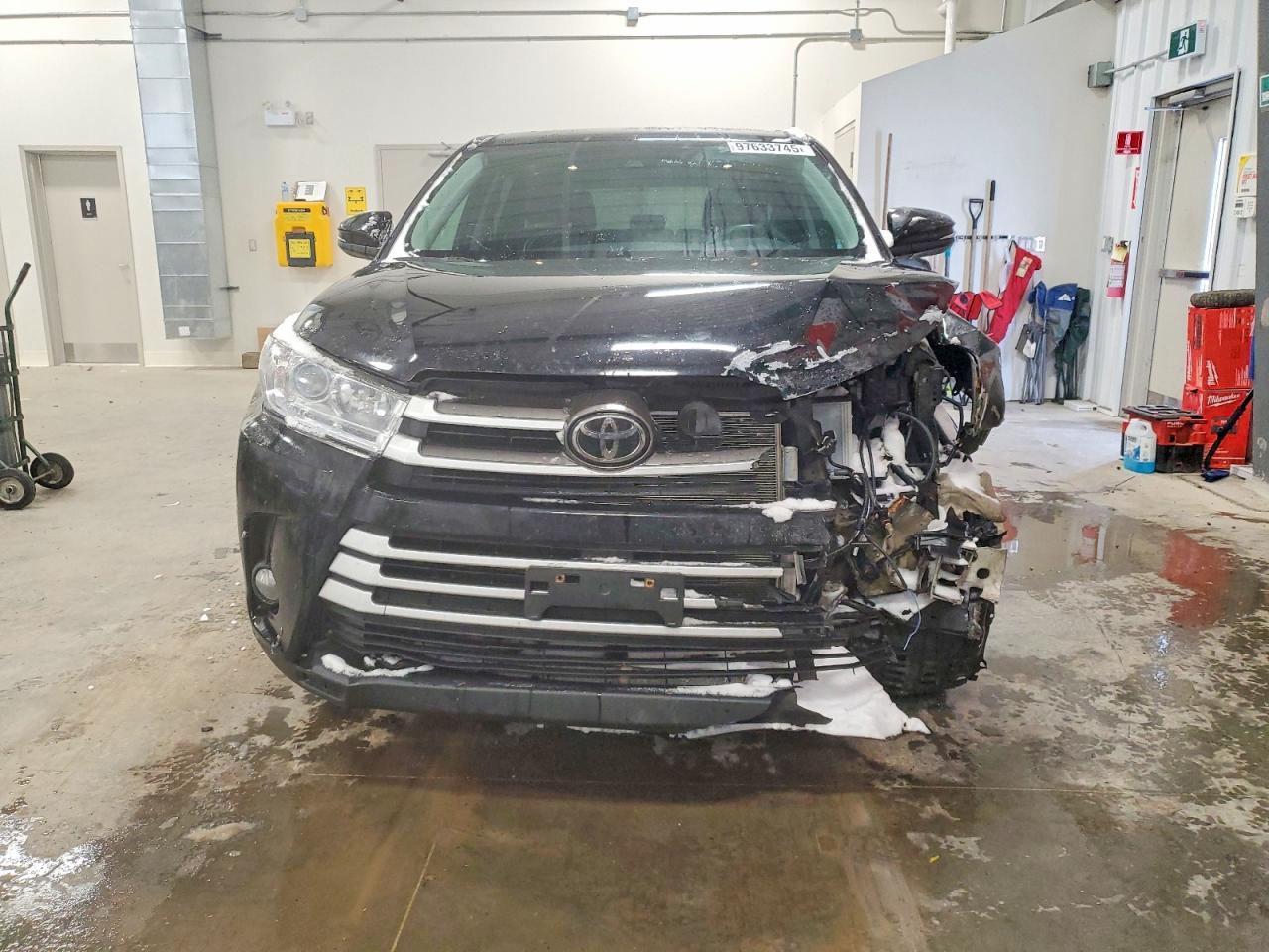 2018 Toyota Highlander Le - Image 5
