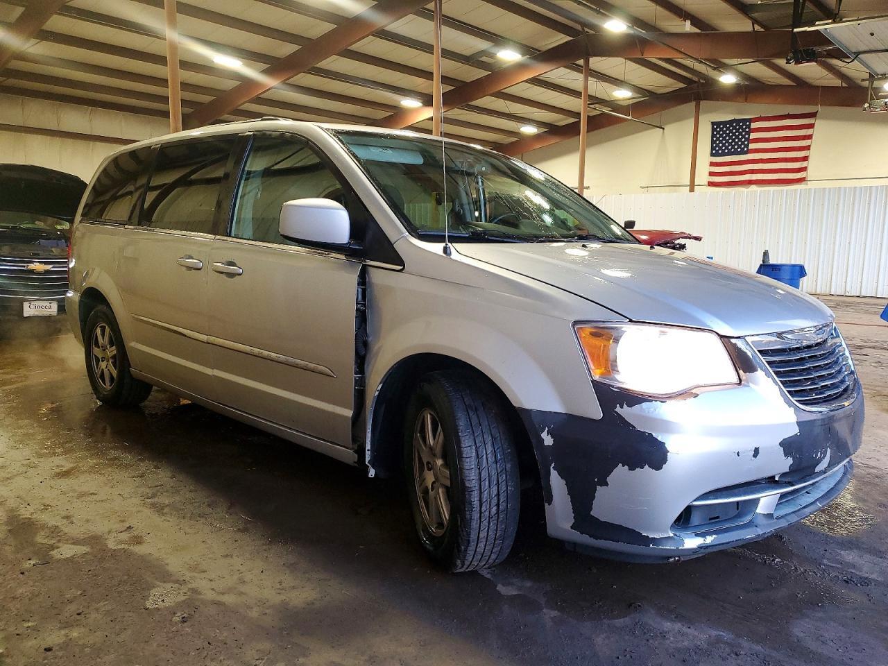 2012 Chrysler Town & Country Touring - Фото 4