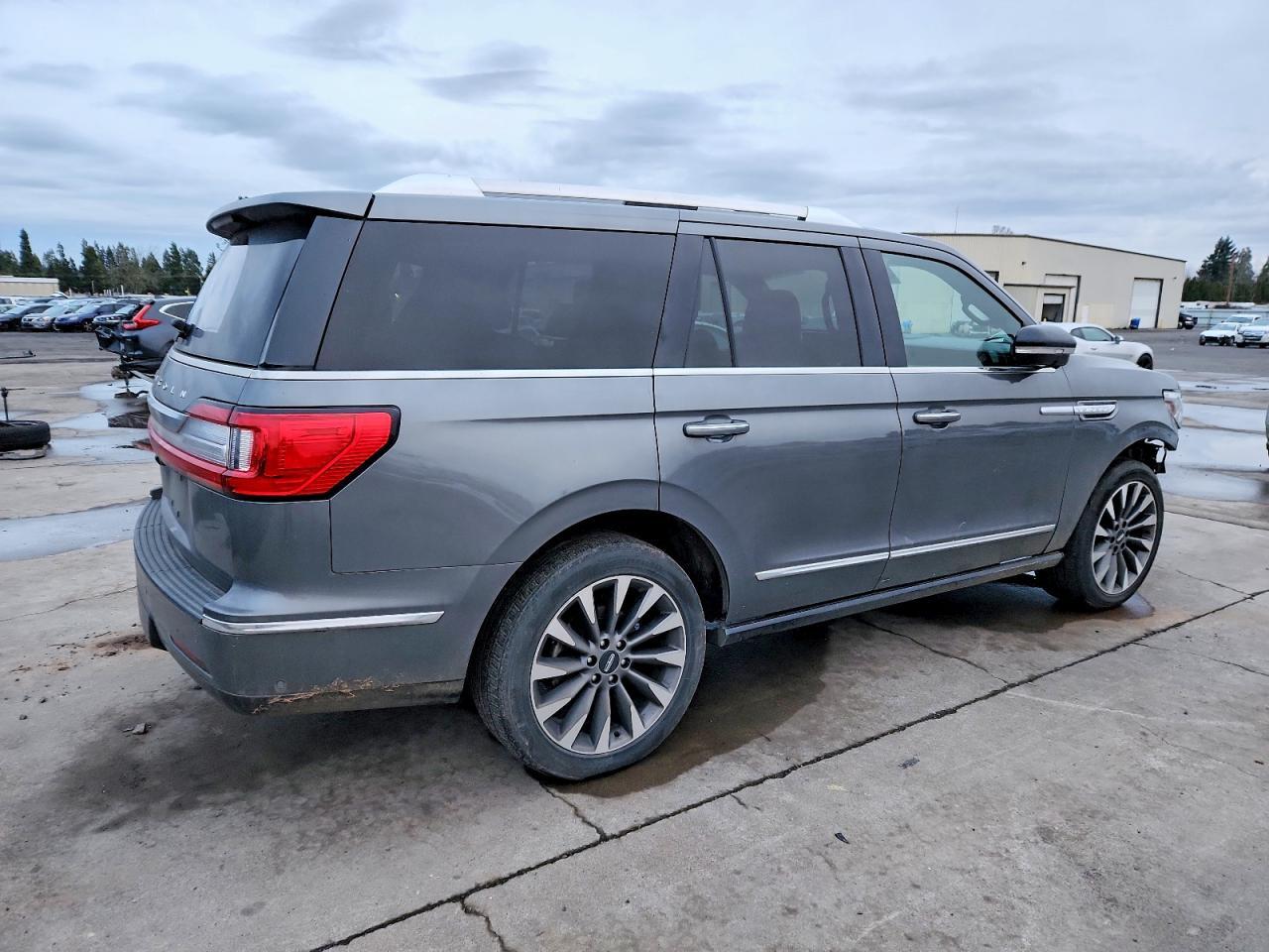 2021 Lincoln Navigator Reserve - Image 3