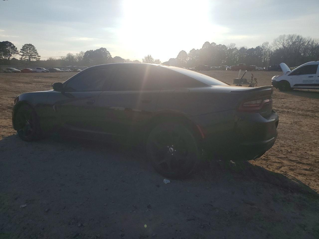 2017 Dodge Charger Sxt - Image 2