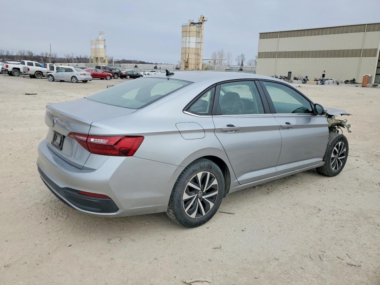 2023 Volkswagen Jetta S - Фото 3