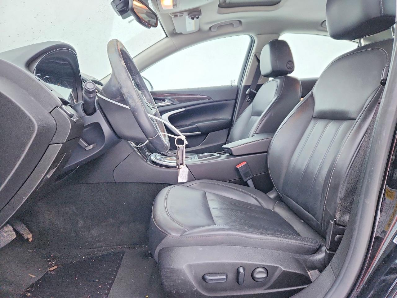 2017 Buick Regal Sport Touring - Image 7