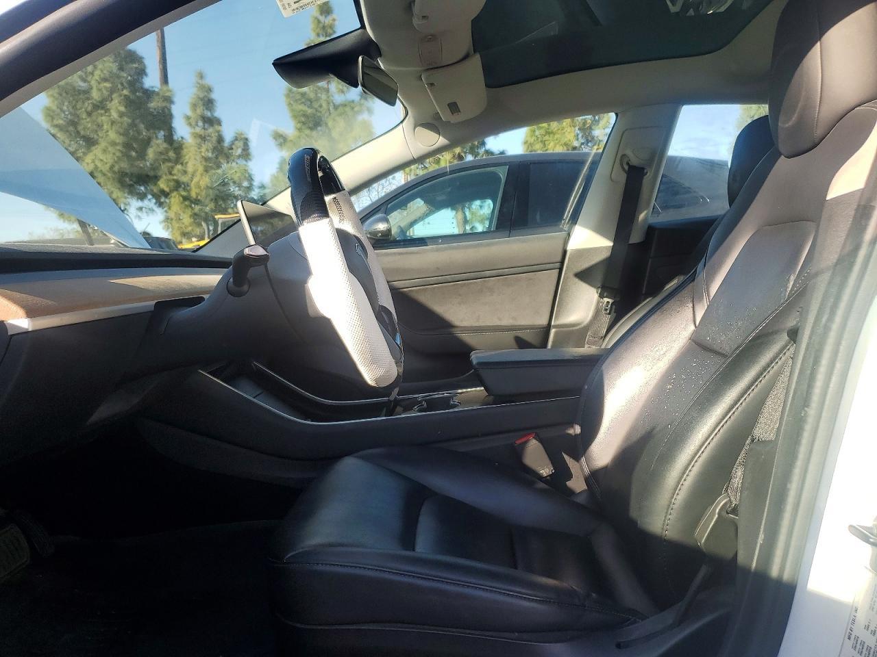 2020 Tesla Model 3 - Image 7