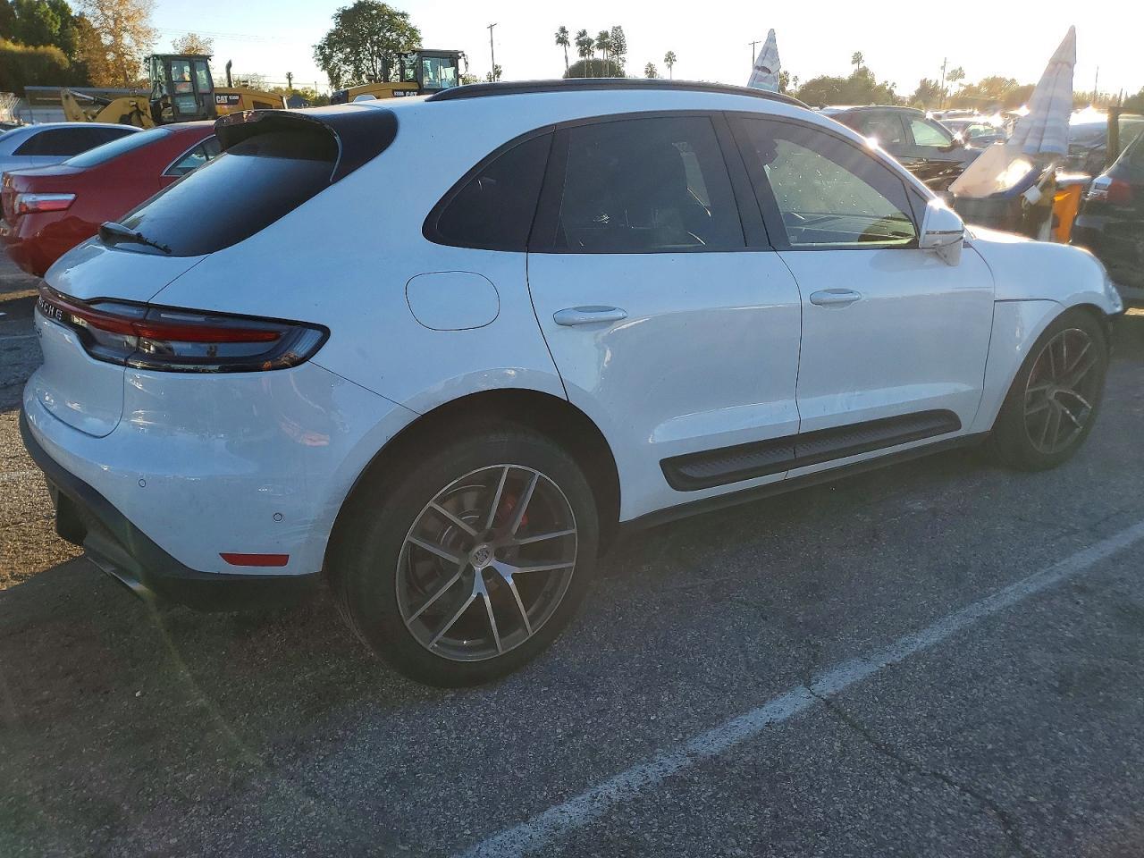 2023 Porsche Macan S - Фото 3