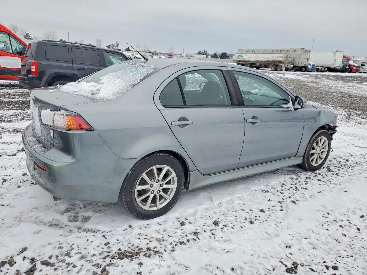 2016 Mitsubishi Lancer Es - Фото 3