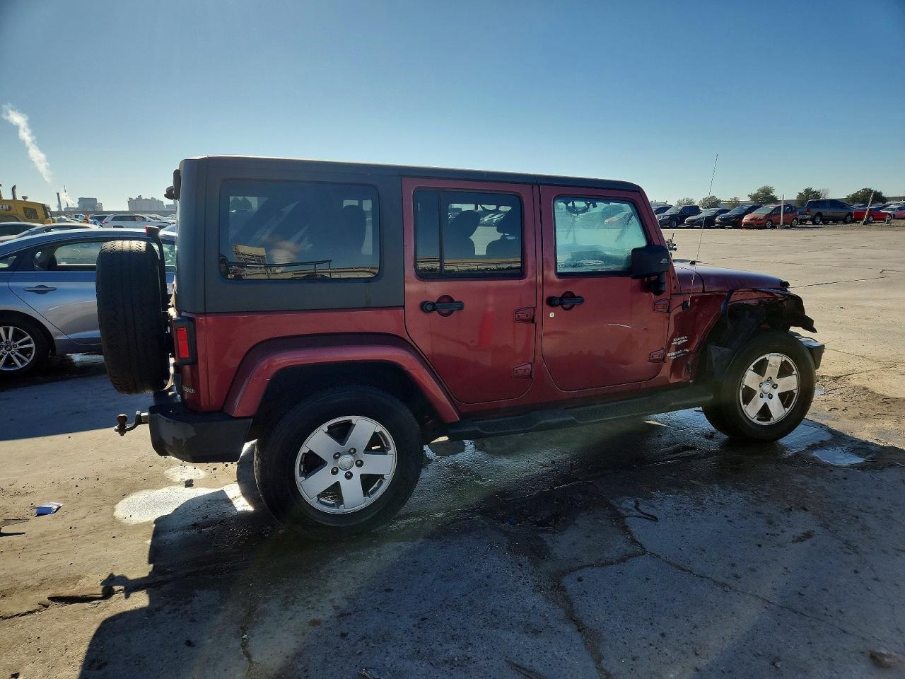 2012 Jeep Wrangler Unlimited Sahara - Image 3