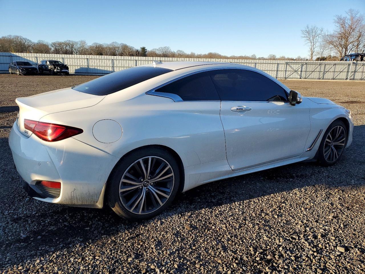 2021 Infiniti Q60 3.0T Luxe - Фото 3