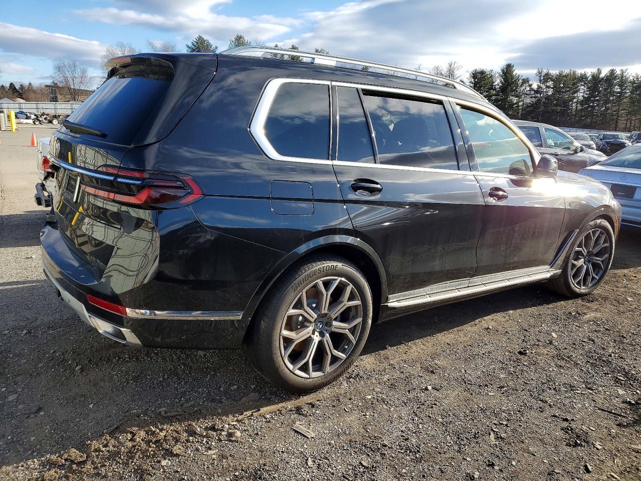 2026 BMW X7 xDrive40I - Фото 3