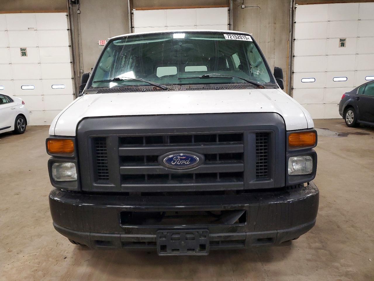2010 Ford Econoline E350 Super Duty Wagon - Фото 5