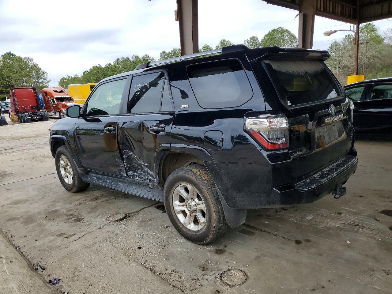 2019 Toyota 4Runner Sr5/Sr5 Premium - Image 2