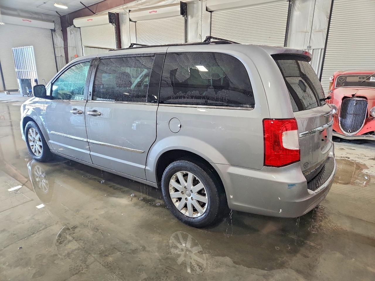 2013 Chrysler Town & Country Touring - Image 2