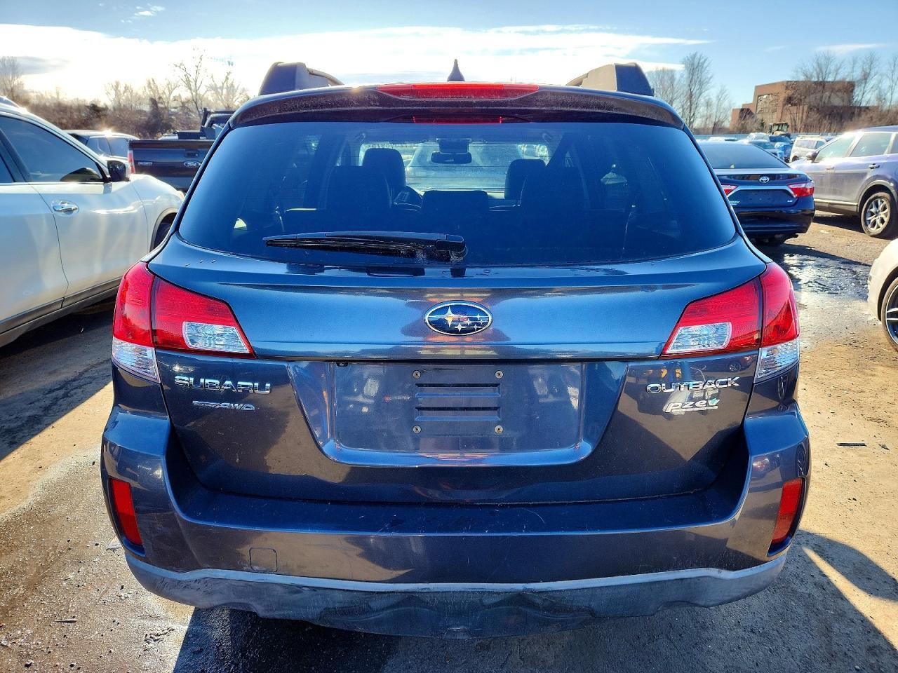 2012 Subaru Outback - Image 6