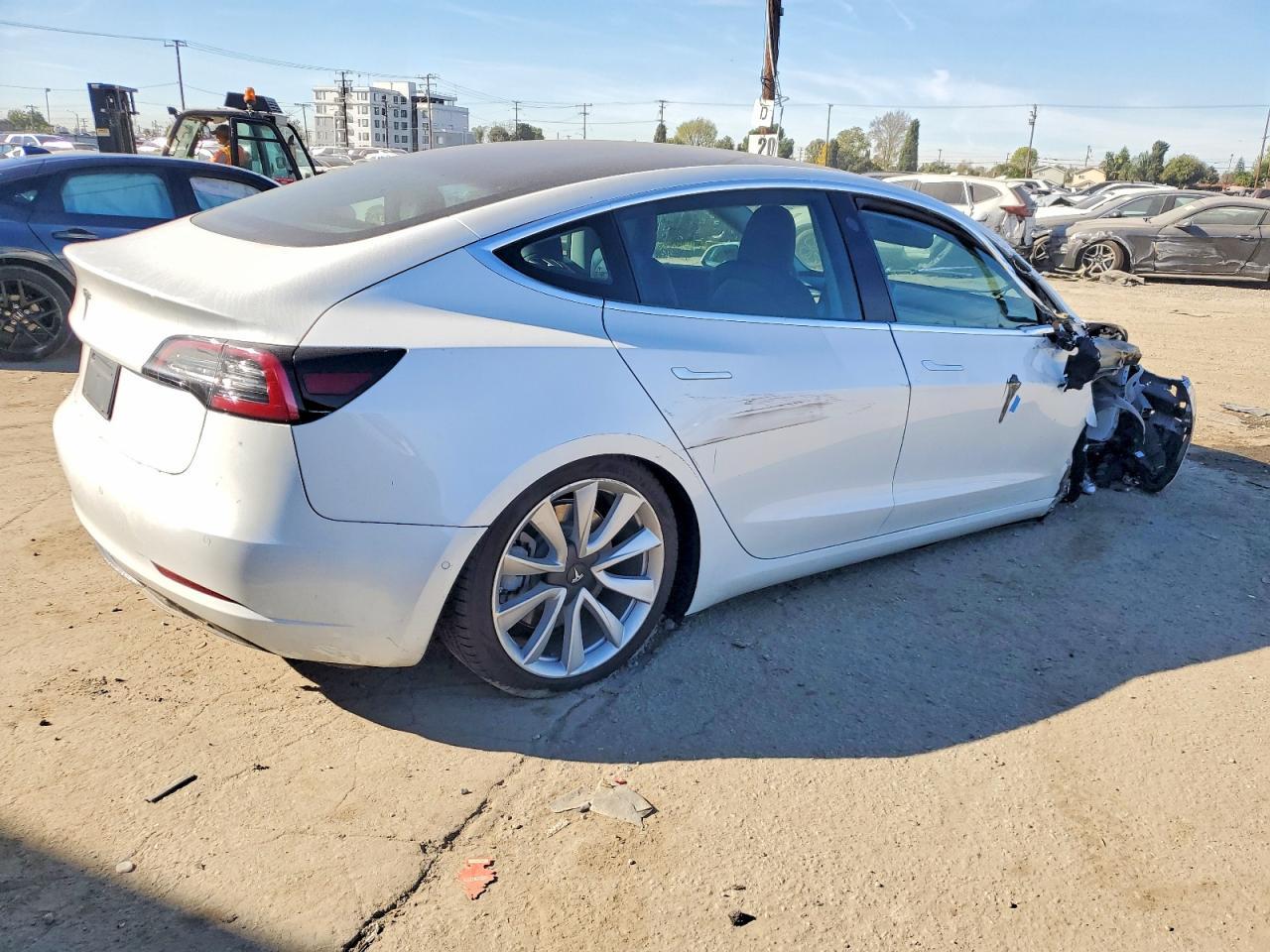 2019 Tesla Model 3 - Image 3