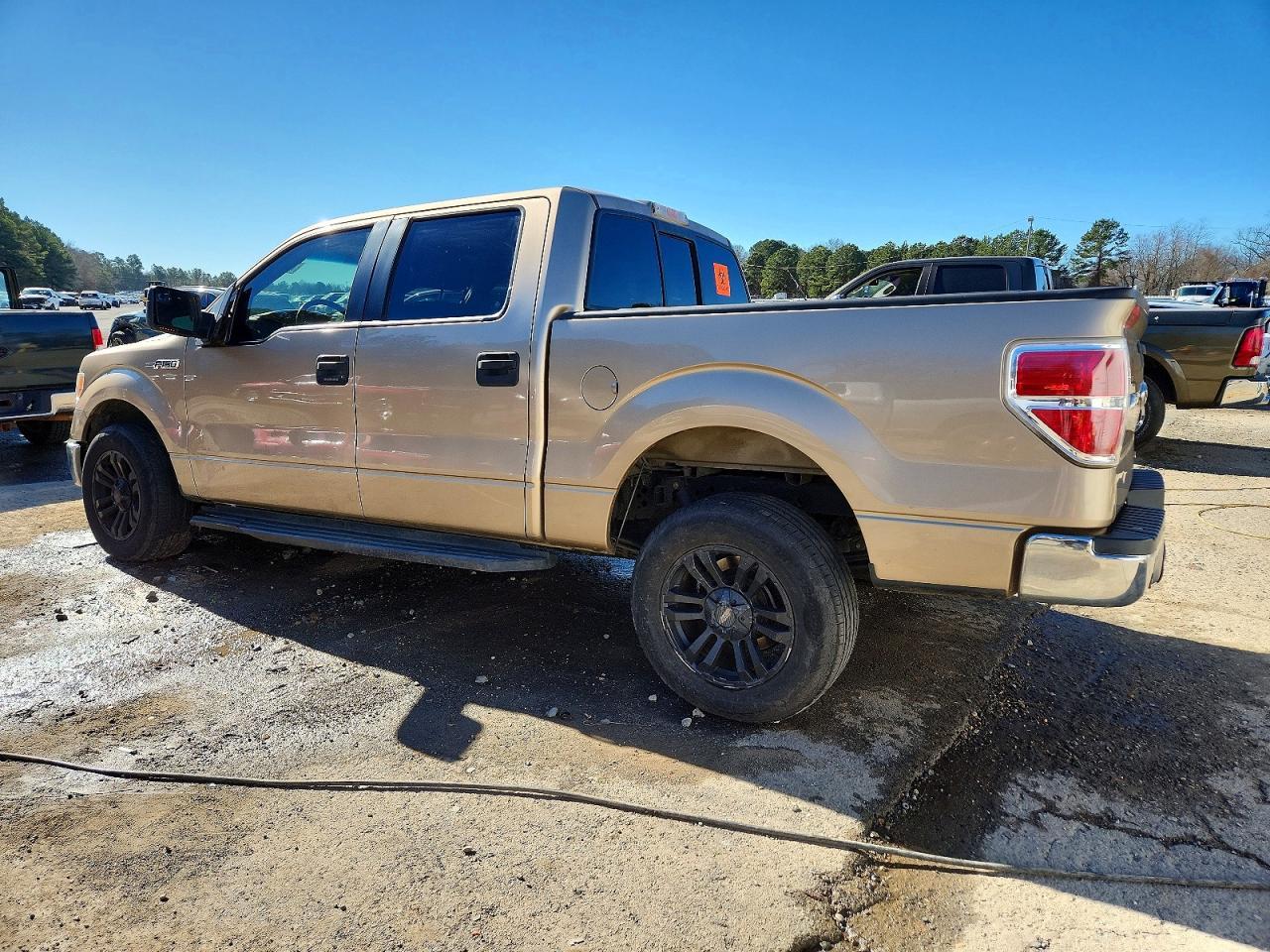2014 Ford F150 Supercrew - Фото 2